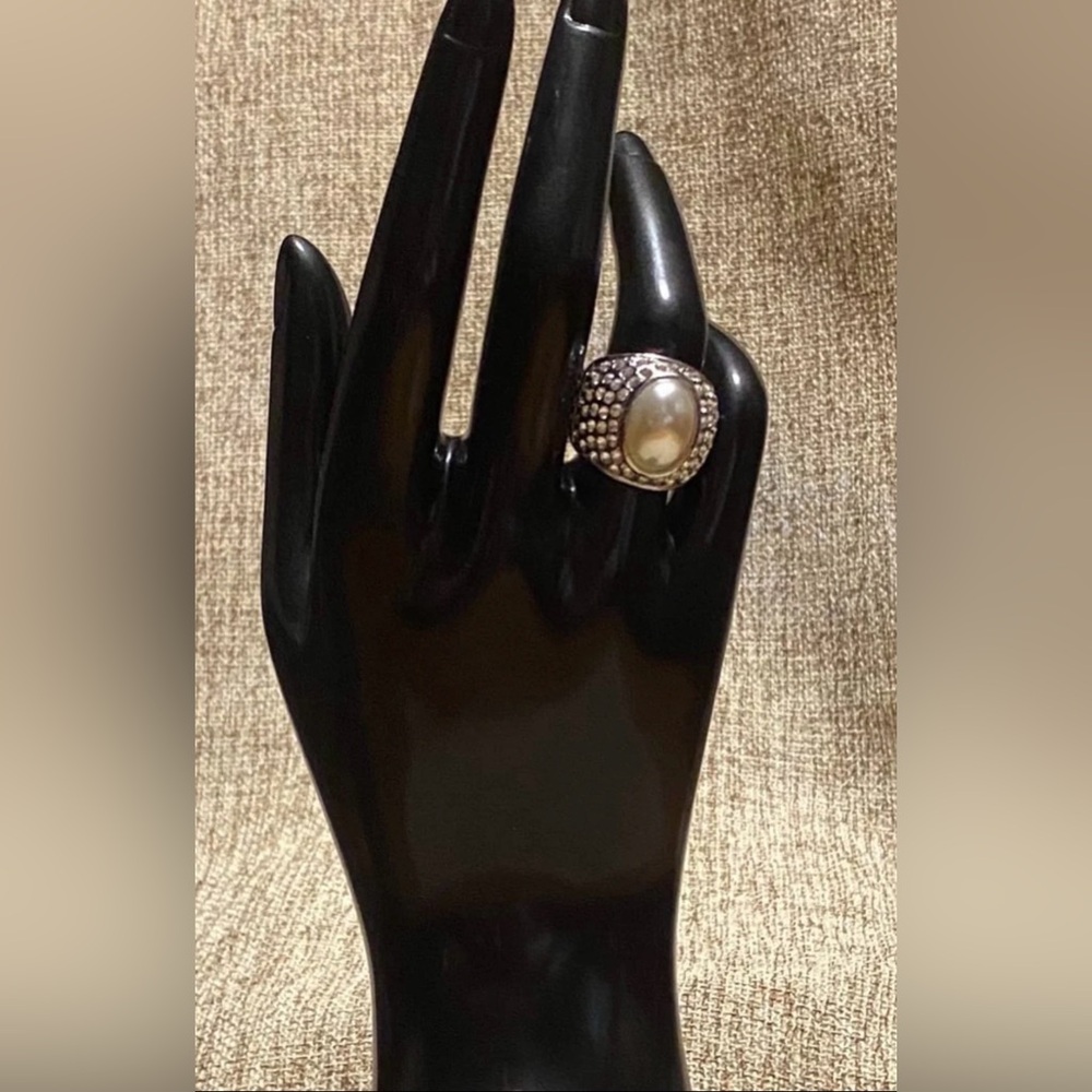 Faux pearl Statement Ring - Picture 2 of 6